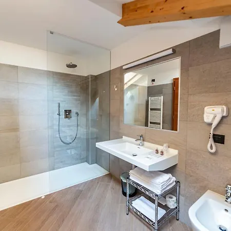 Hotel Garnì Paradisi - Wellness&Spa Mezzano Esterno foto