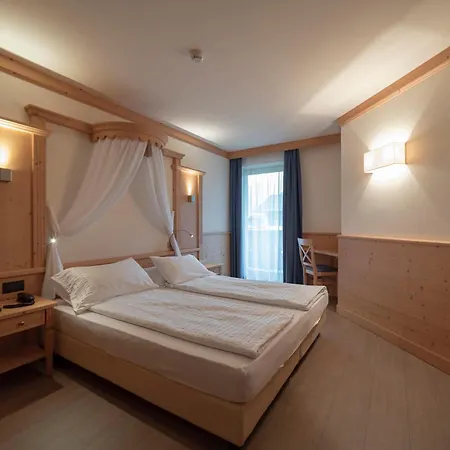 Hotel Garnì Paradisi - Wellness&Spa Mezzano Esterno foto