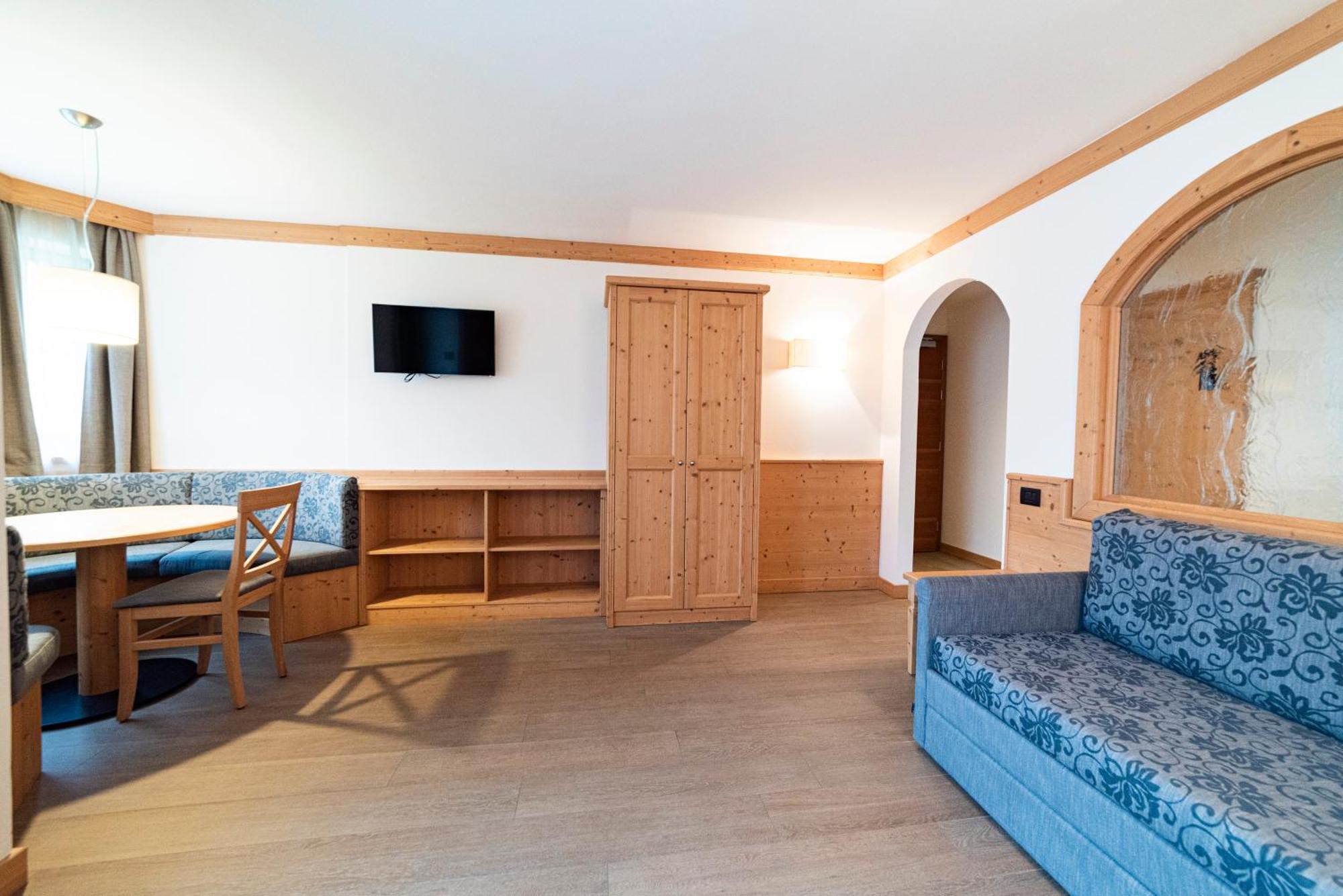Hotel Garni Paradisi - Wellness & 4*
