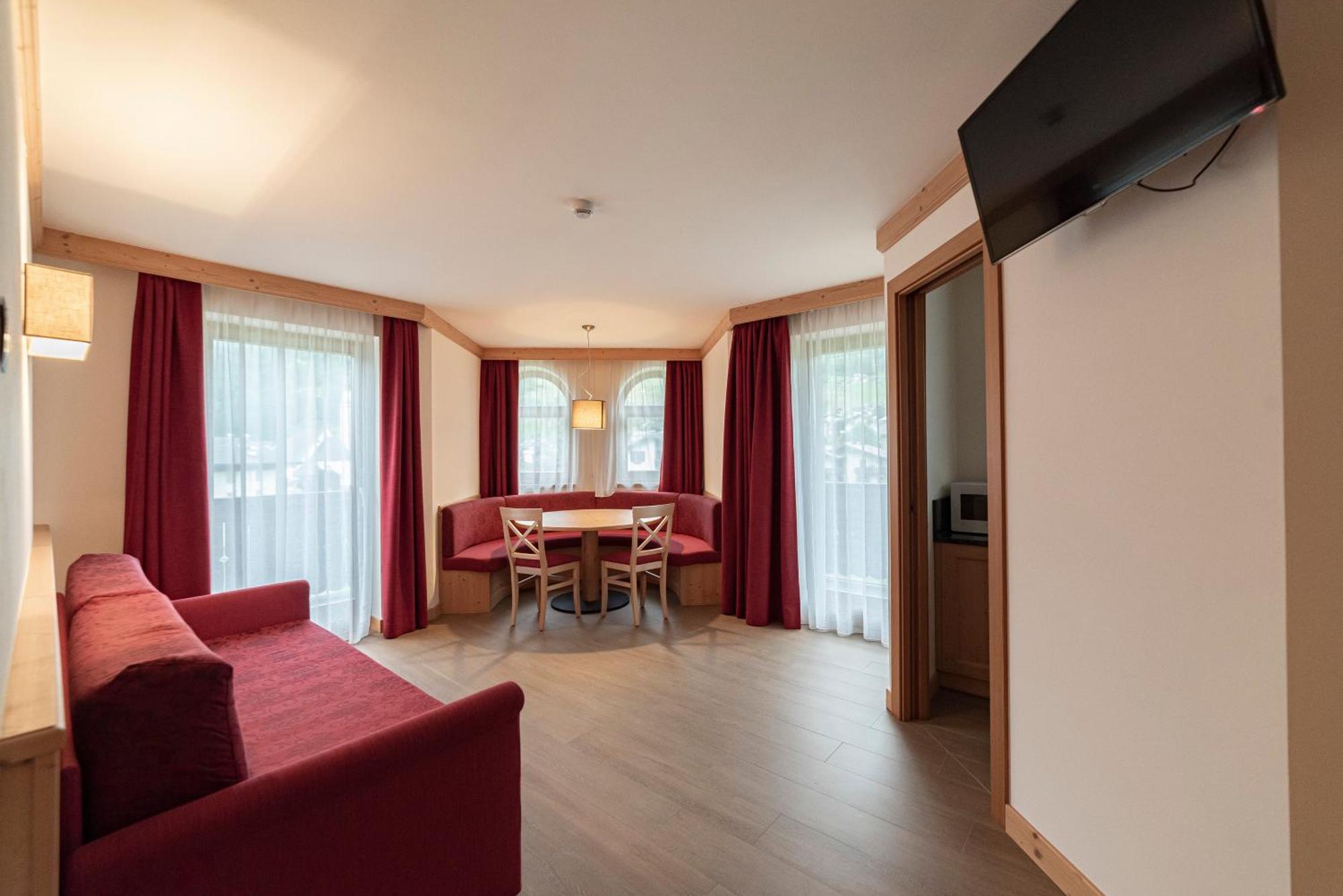 Hotel Garni Paradisi - Wellness & 4*